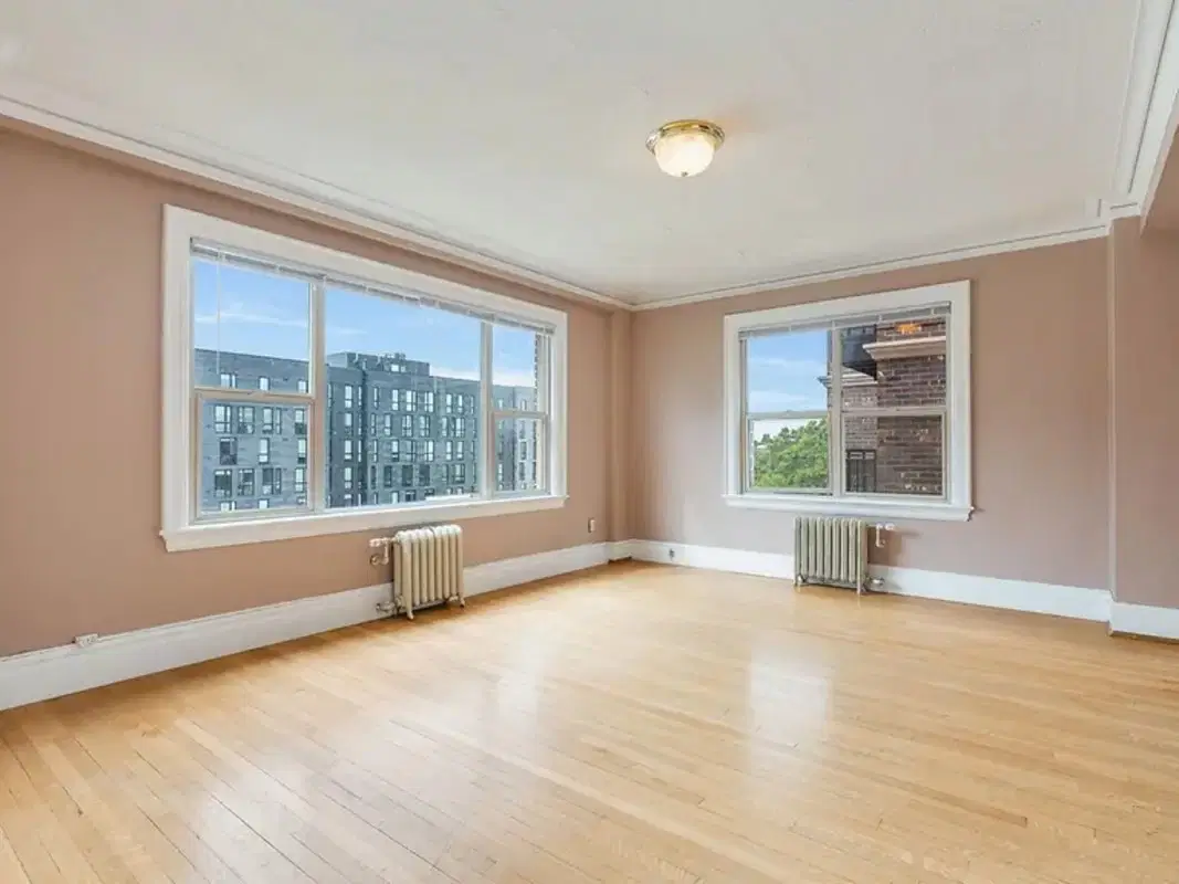 Yugo Seattle Wilsonian, Seattle – 1 Bed, 1 Bath Den Renovated
