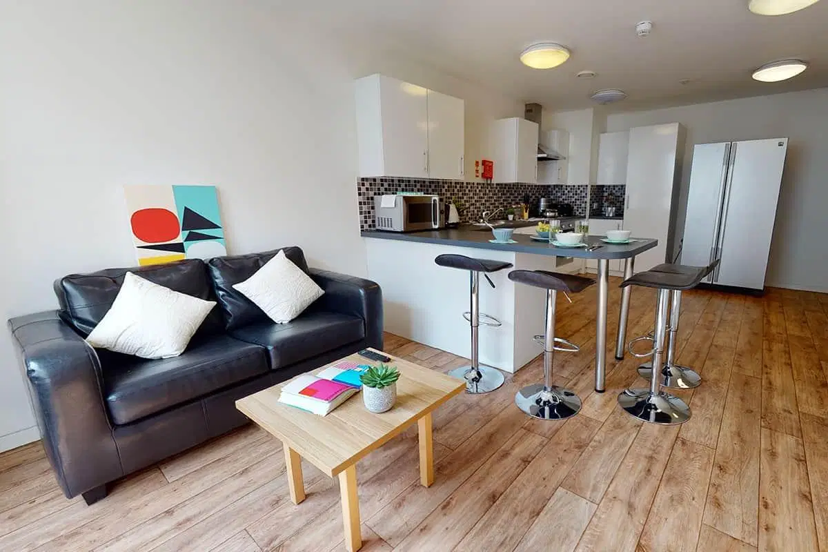 GoBritanya Sterling Court, London – Kitchen