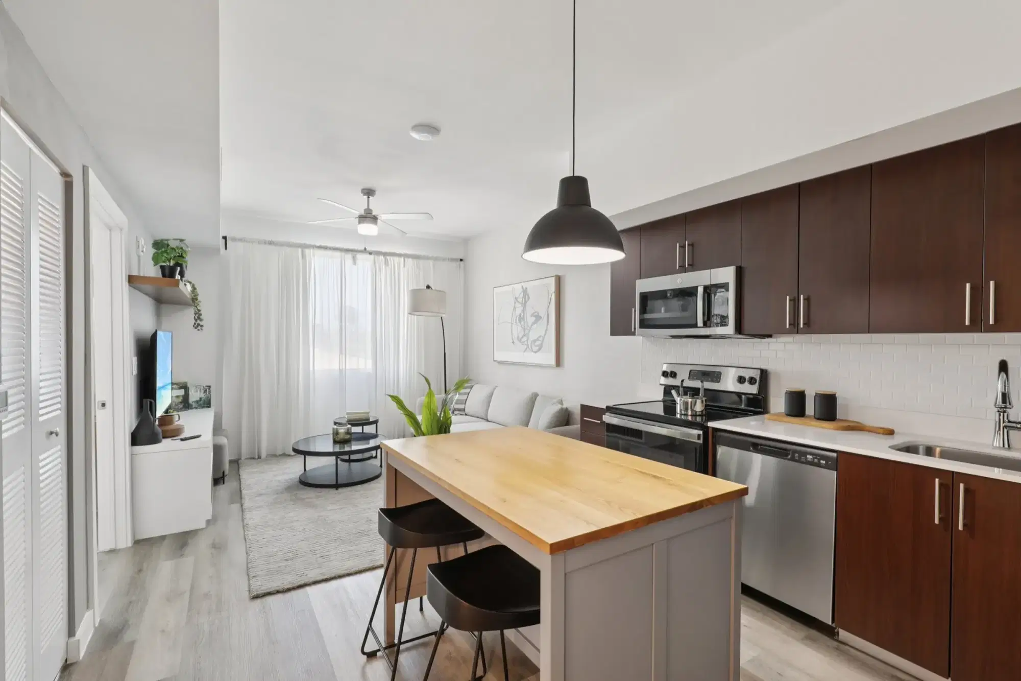 Resia Rayzor Ranch, Denton – Kitchen