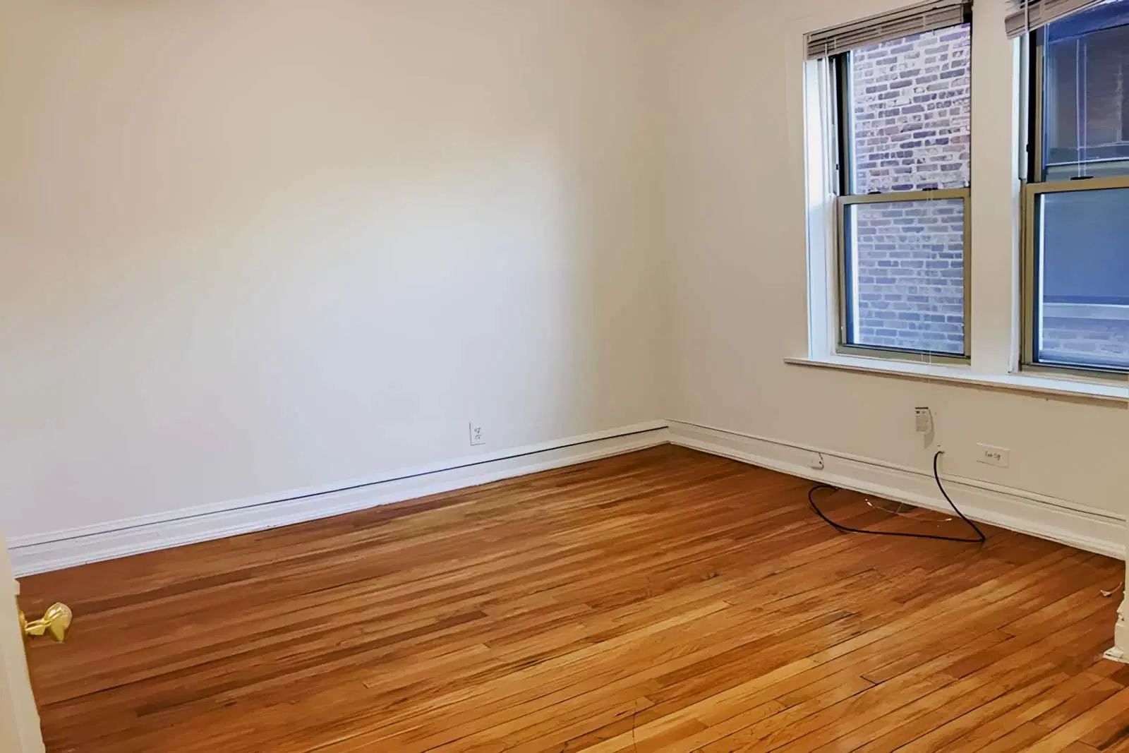 5034-5046 S. Woodlawn Avenue, Chicago – 1 Bed 1 Bath