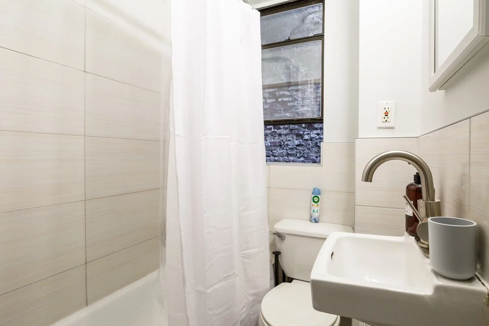 June Homes 10036, New York – #215C: Hell's Kitchen