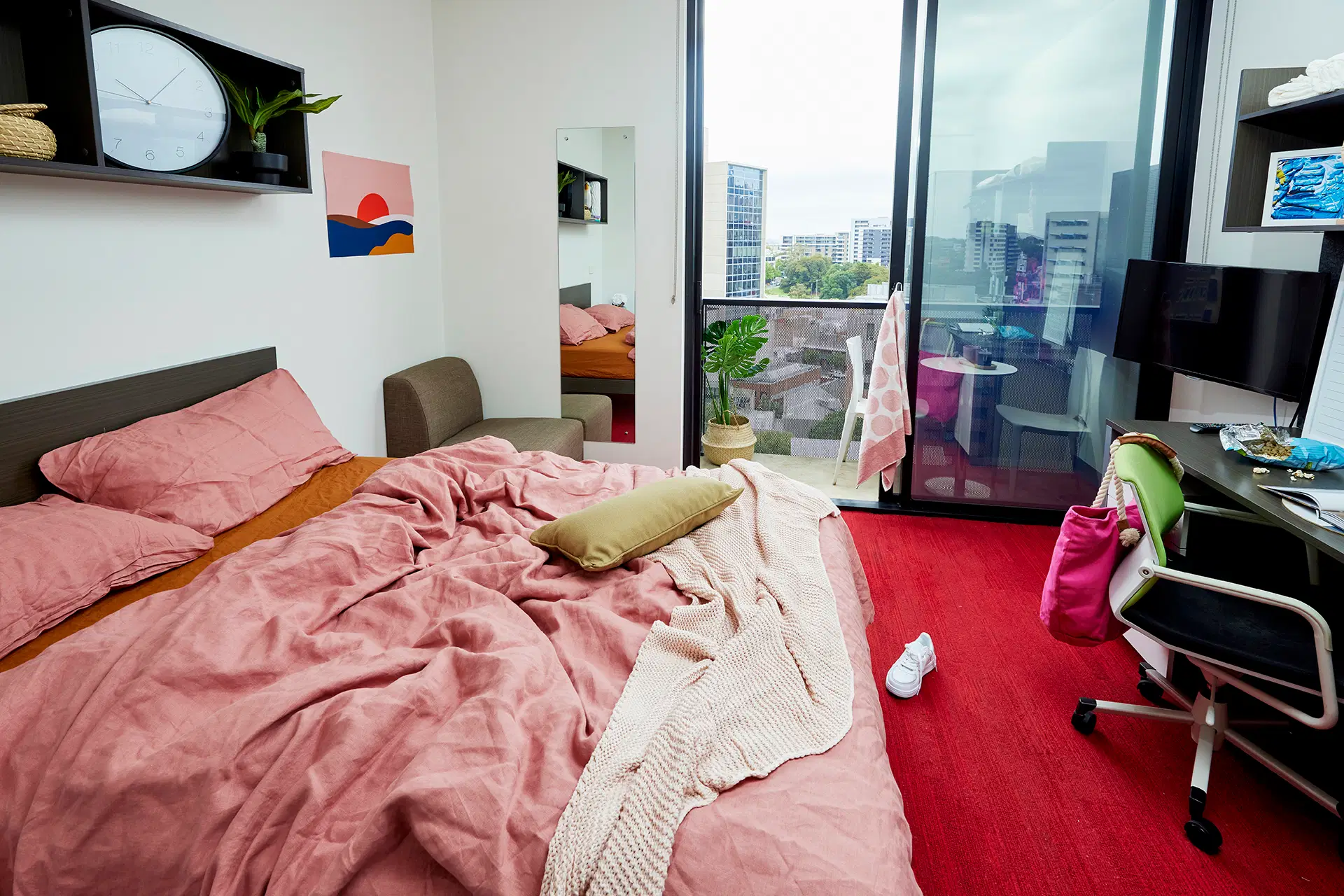 Scape Berkeley 1, Melbourne – Signature Plus Studio, Double Bed