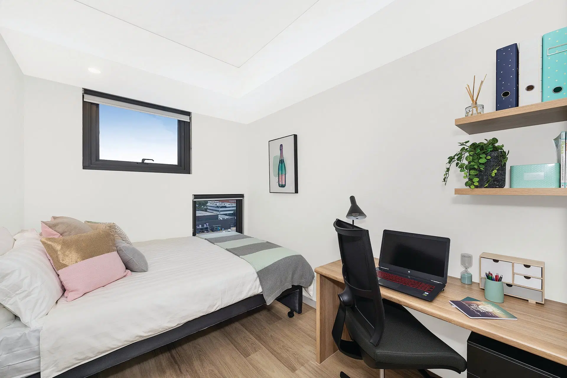 Scape Waymouth, Adelaide – 6 Bedroom Ensuite, Double Bed