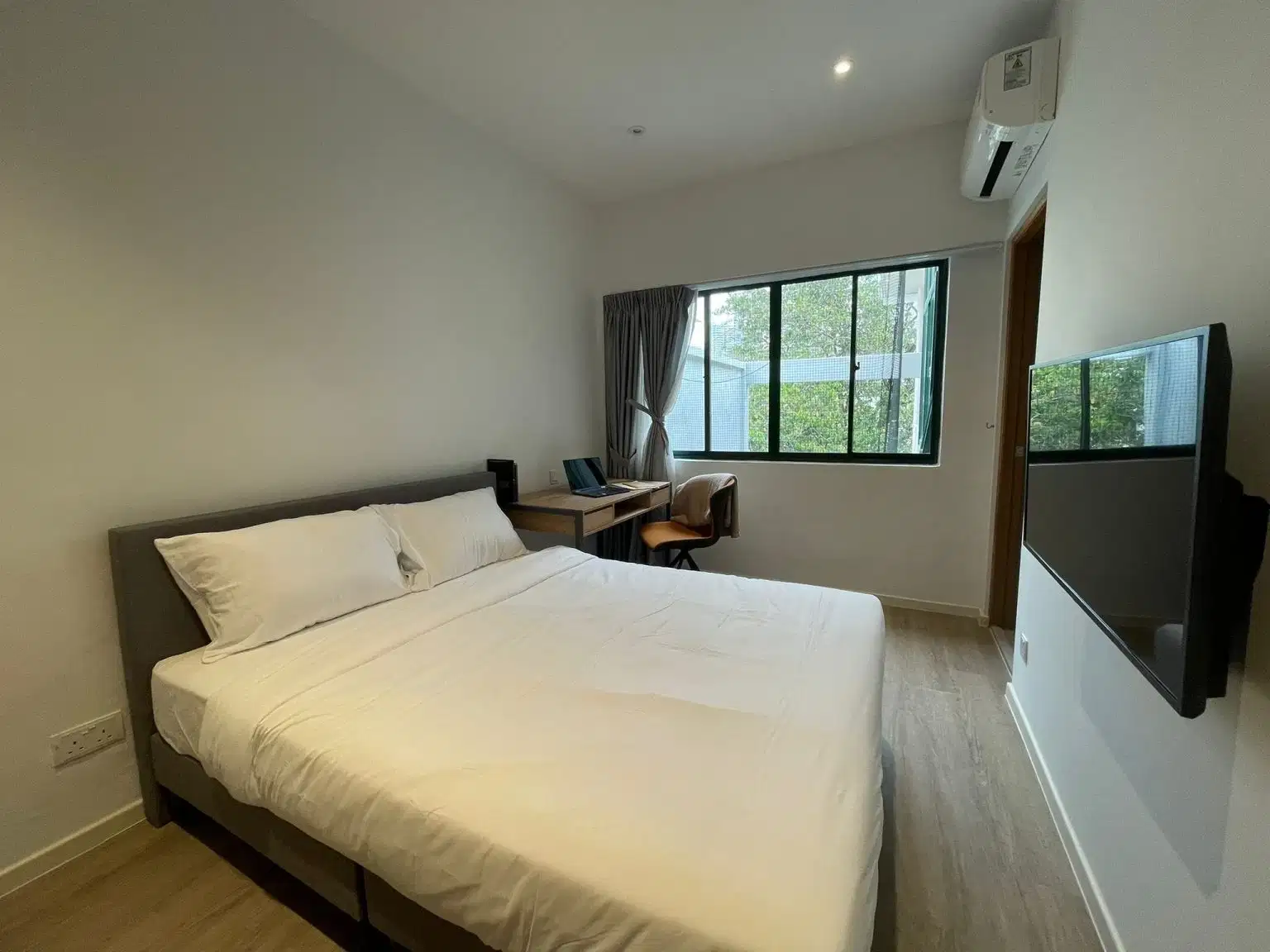 257 Outram, Outram