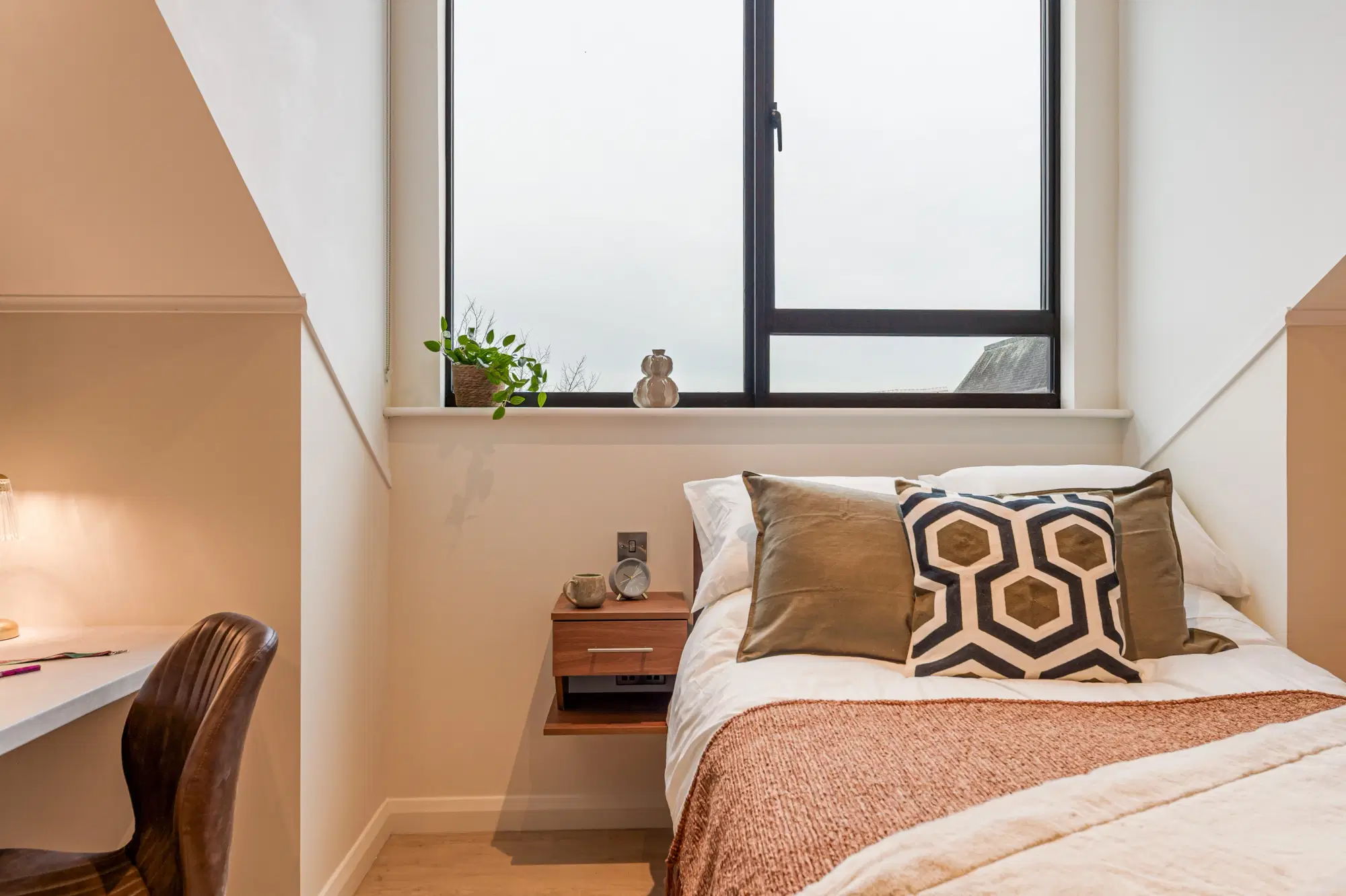 Ryan Hall, Belfast – Premium Studio