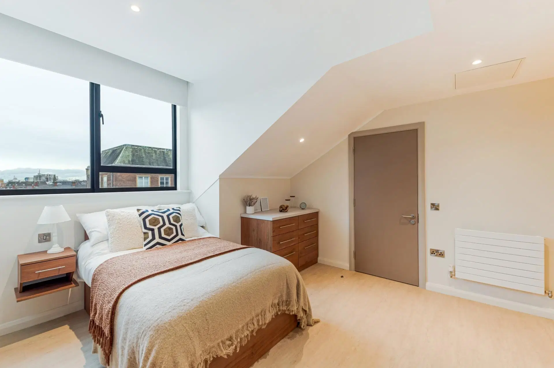 Ryan Hall, Belfast – Premium Plus Studio