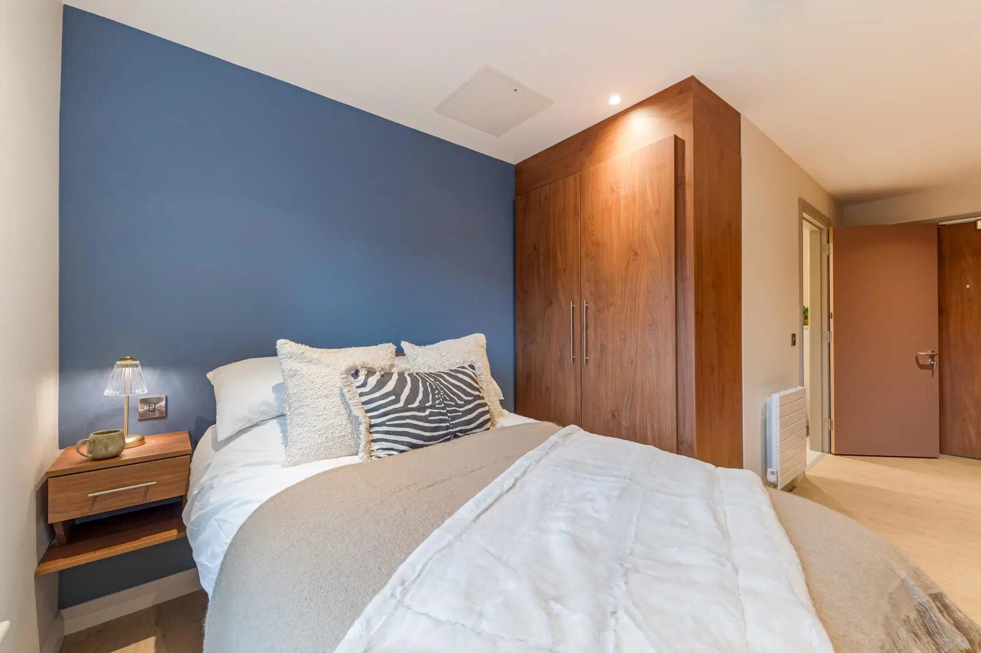 Ryan Hall, Belfast – Classic Plus Studio