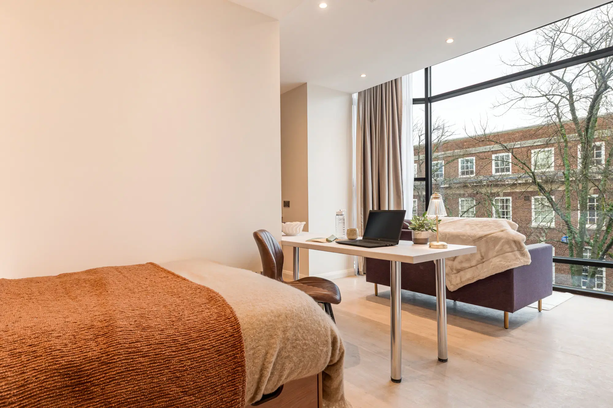 Ryan Hall, Belfast – Deluxe Bay Studio