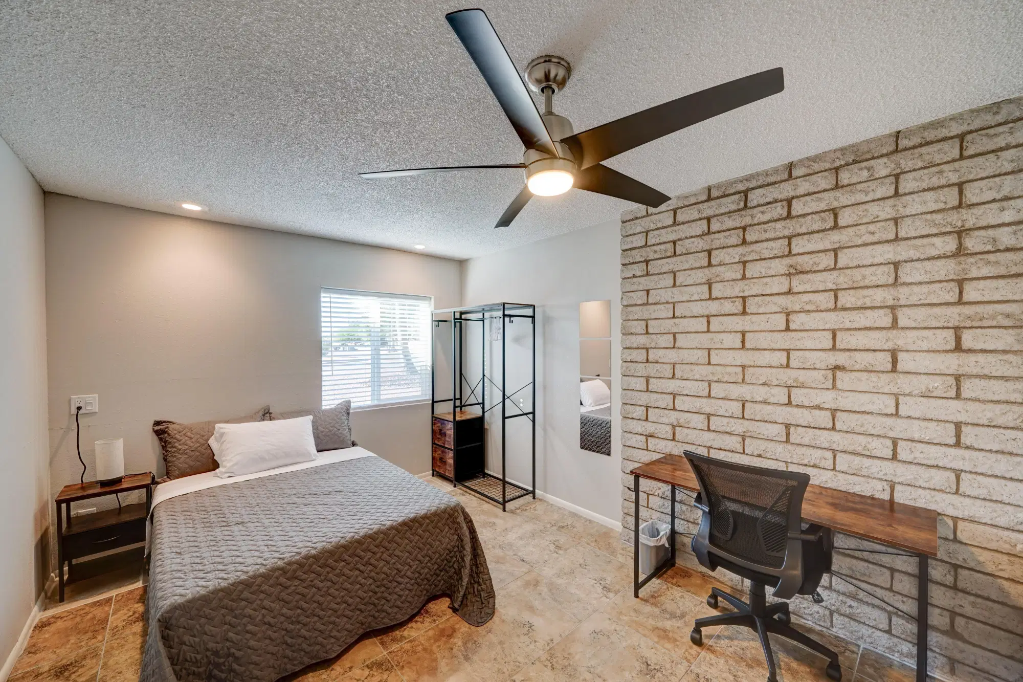 PDP 85301, Glendale – #19440: Room in 8 Bed 2 Bath