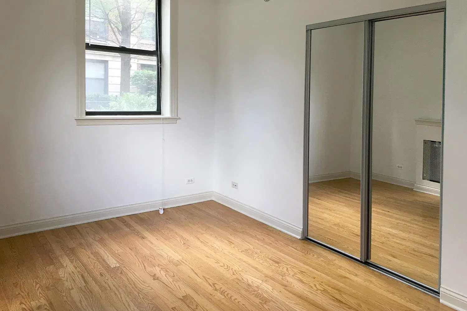 Woodlawn Terrace, Chicago – 2 Bed 1 Bath