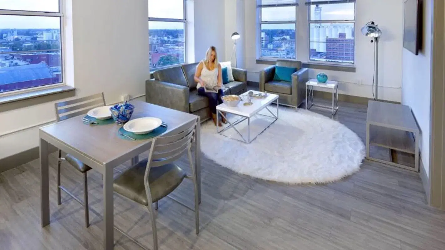 Sky Eleven, Springfield – Common Area