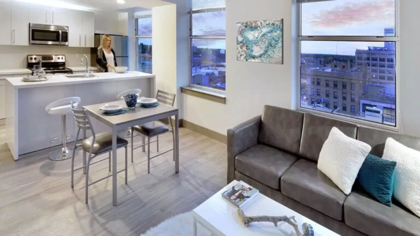 Sky Eleven, Springfield – Common Area