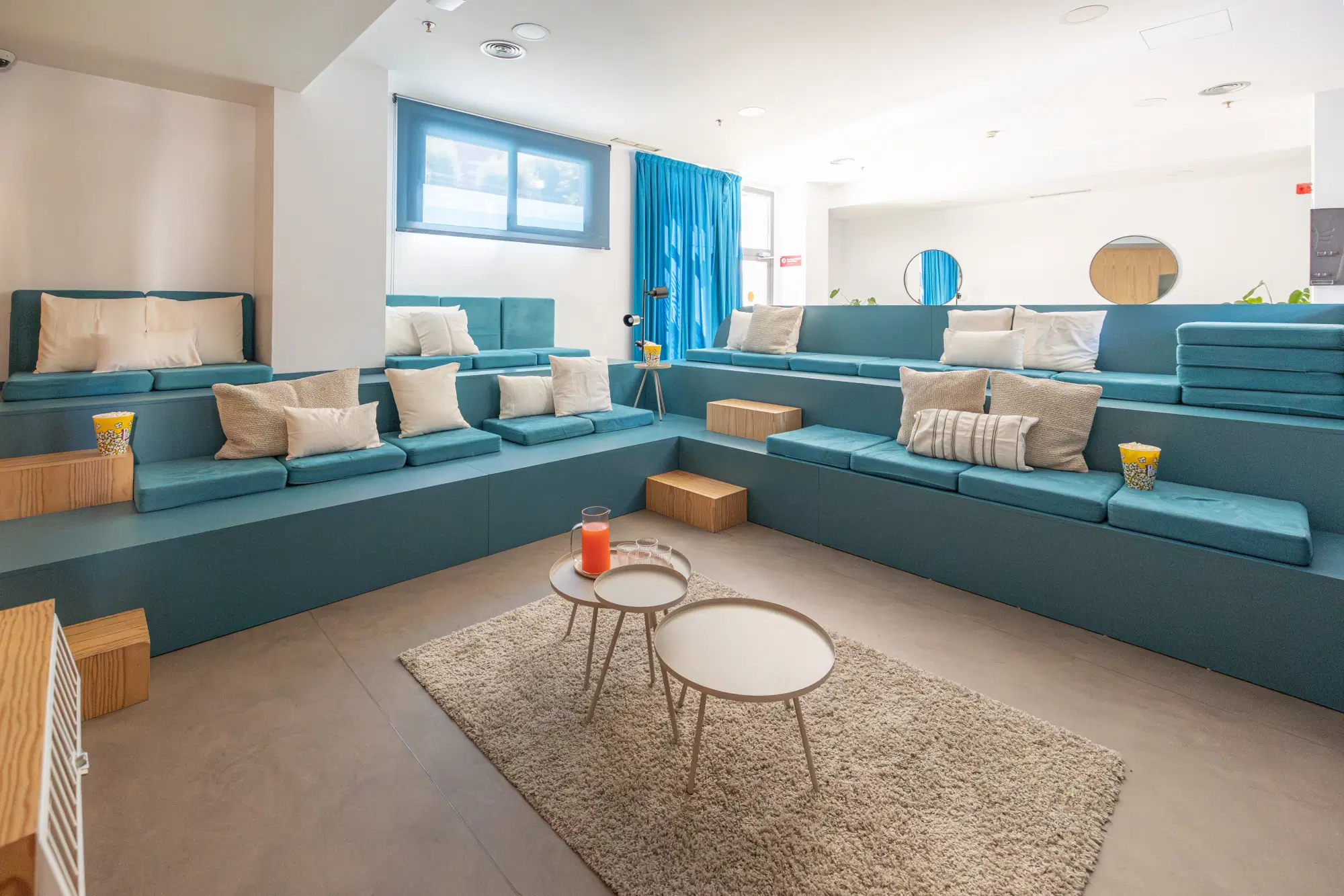 Yugo Emilia Pardo Bazán, Madrid – Common Area