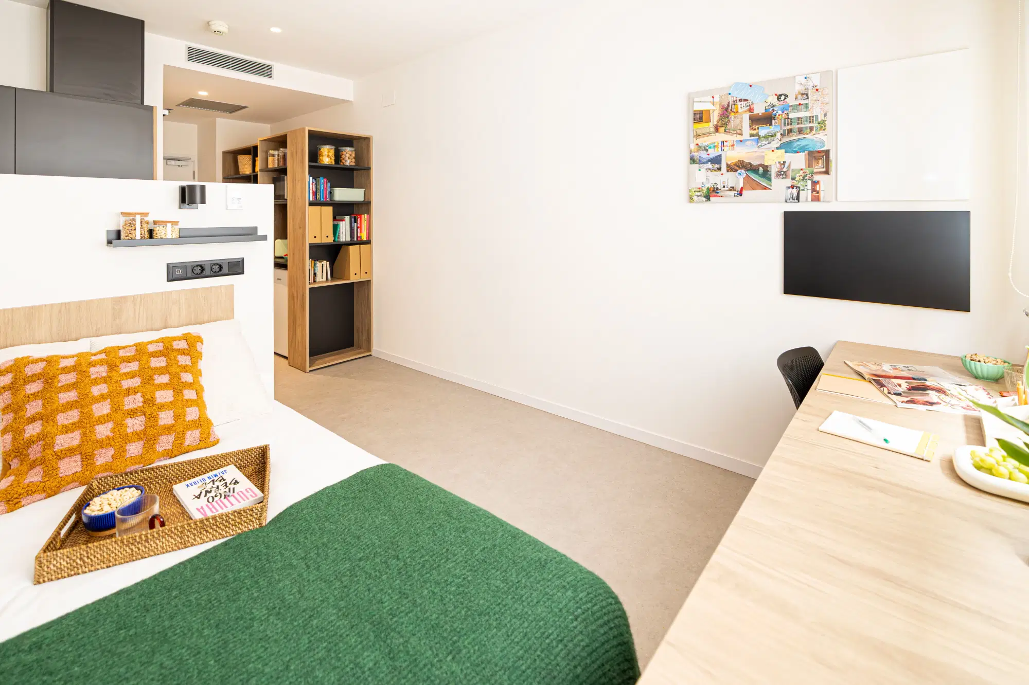 Yugo Bermejales, Sevilla – Individual Con Cocina +