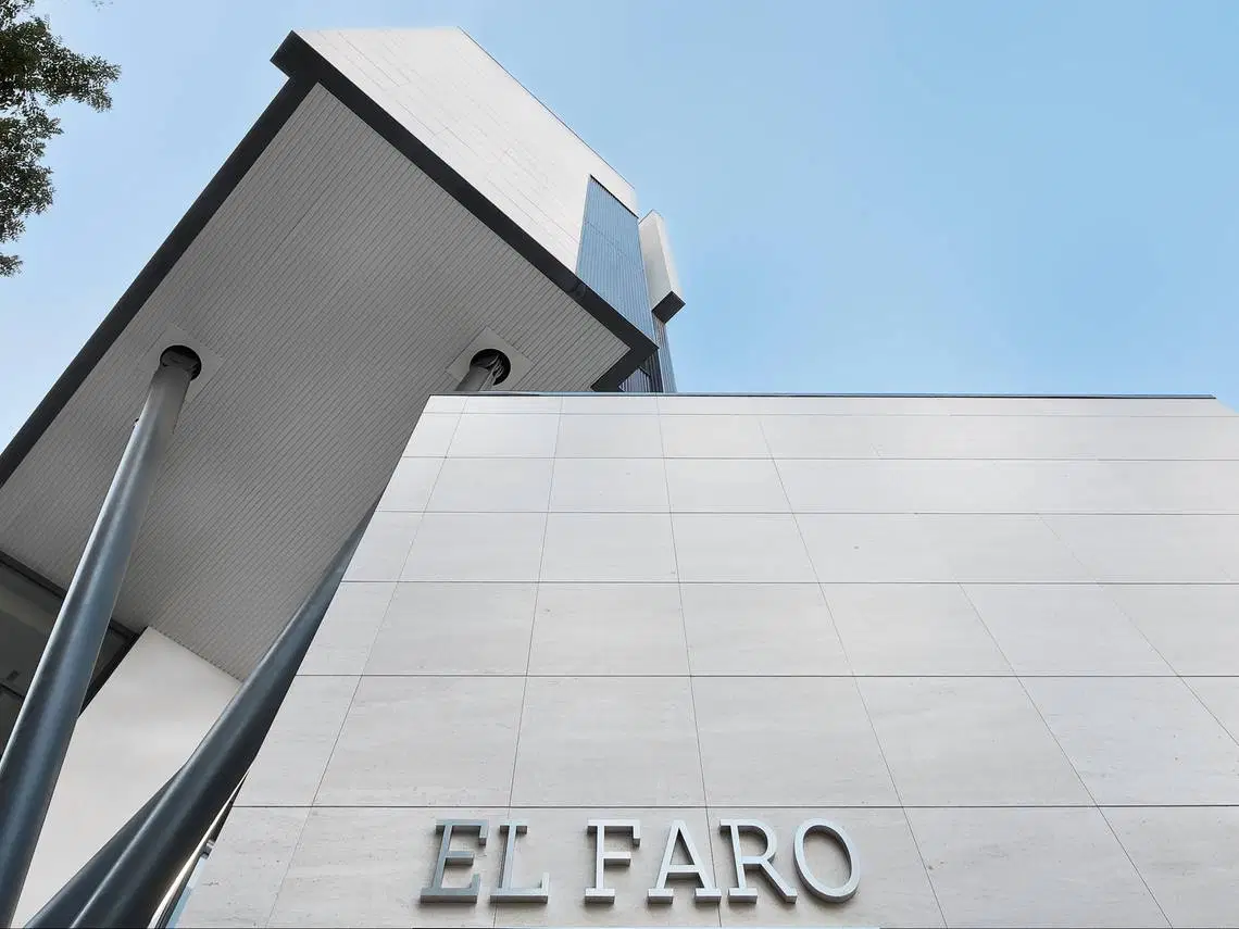 Yugo El Faro, Madrid – Exterior