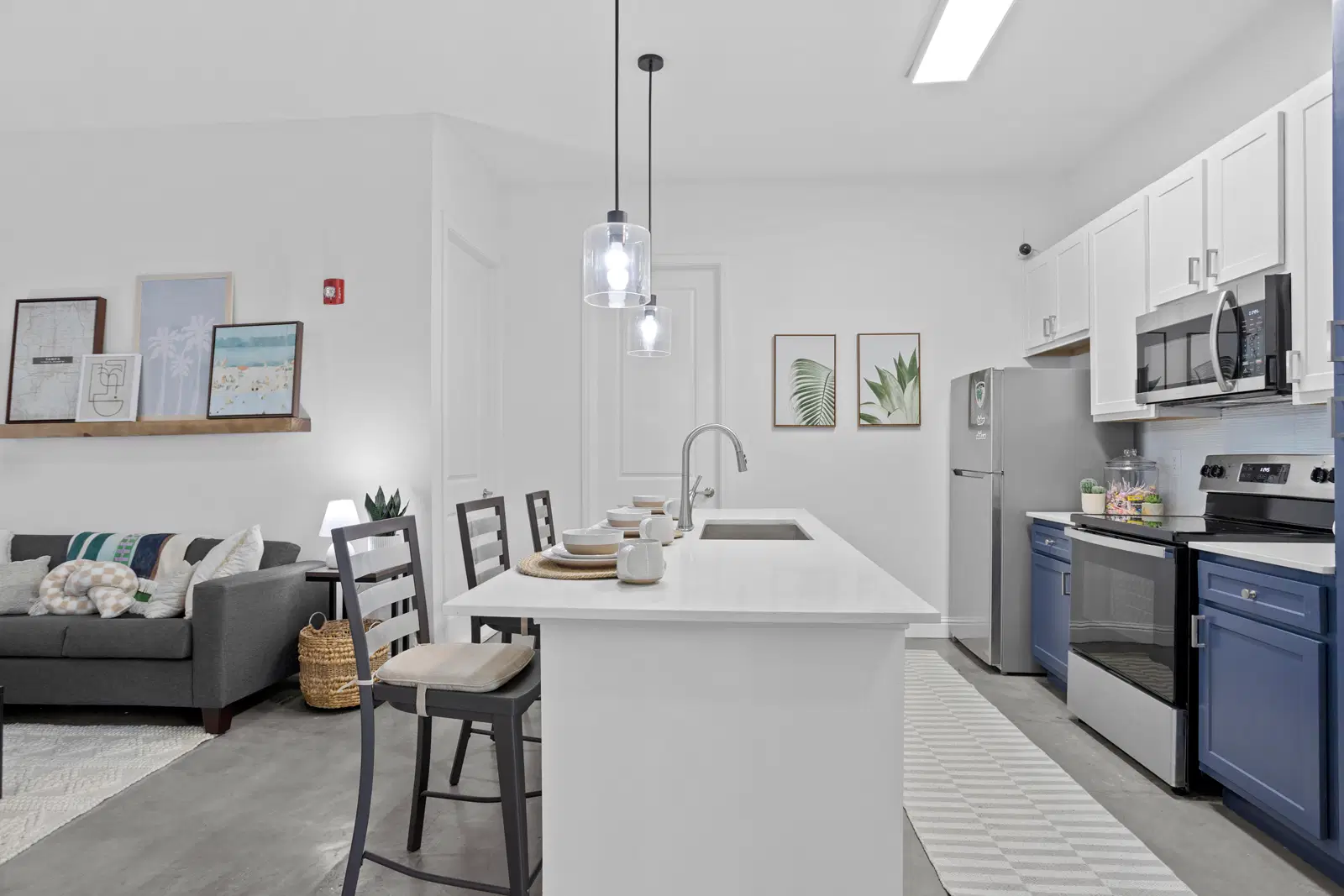 Venue At North Campus, Tampa – Kitchen