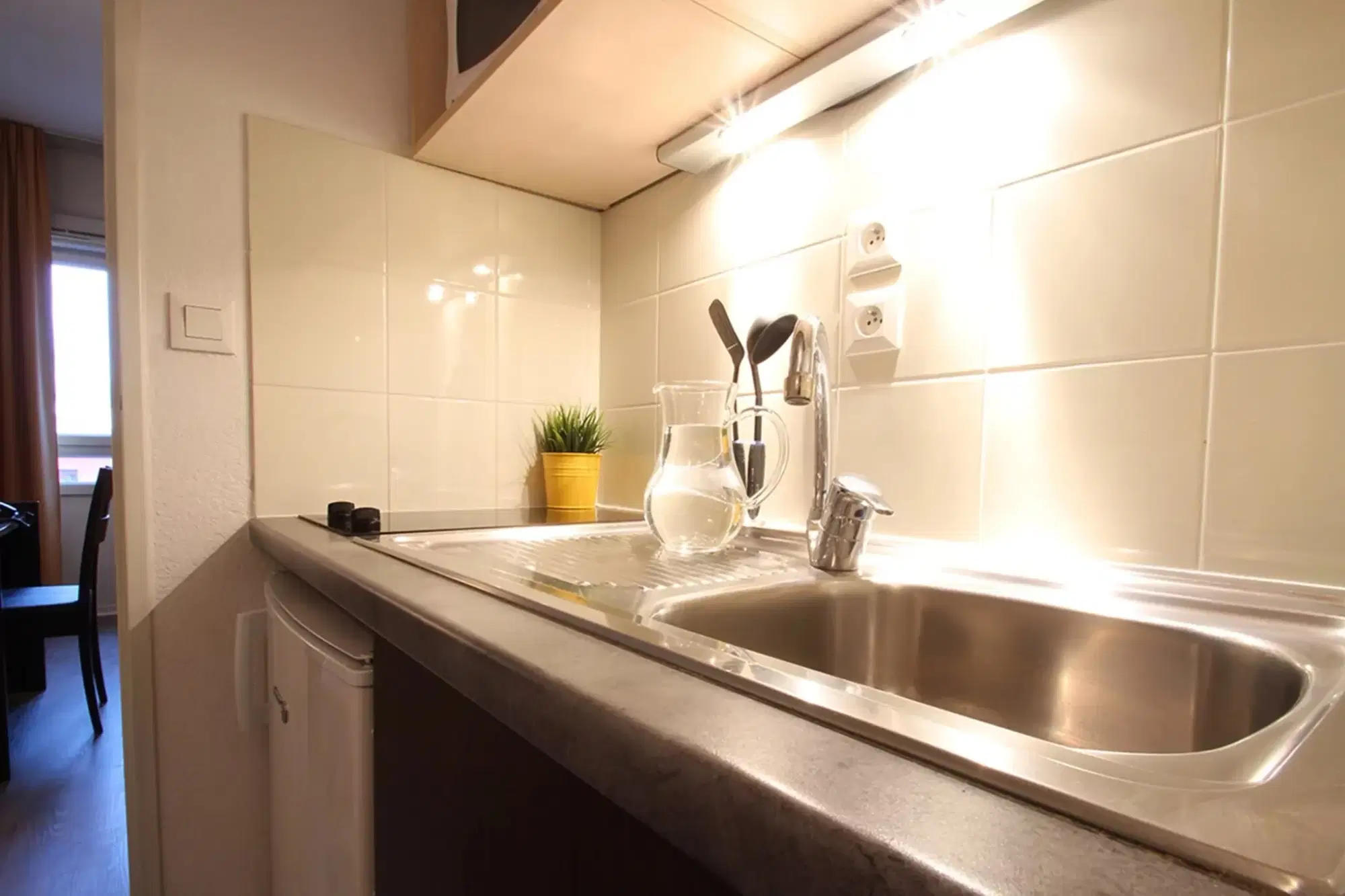 Citadelle Residence, Montpellier – Kitchen