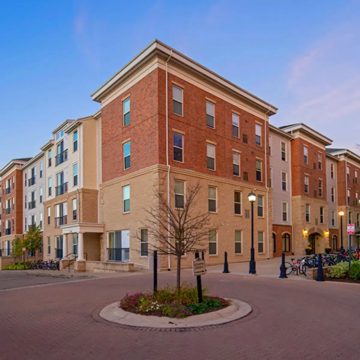 The Courtyards, Ann Arbor – Exterior