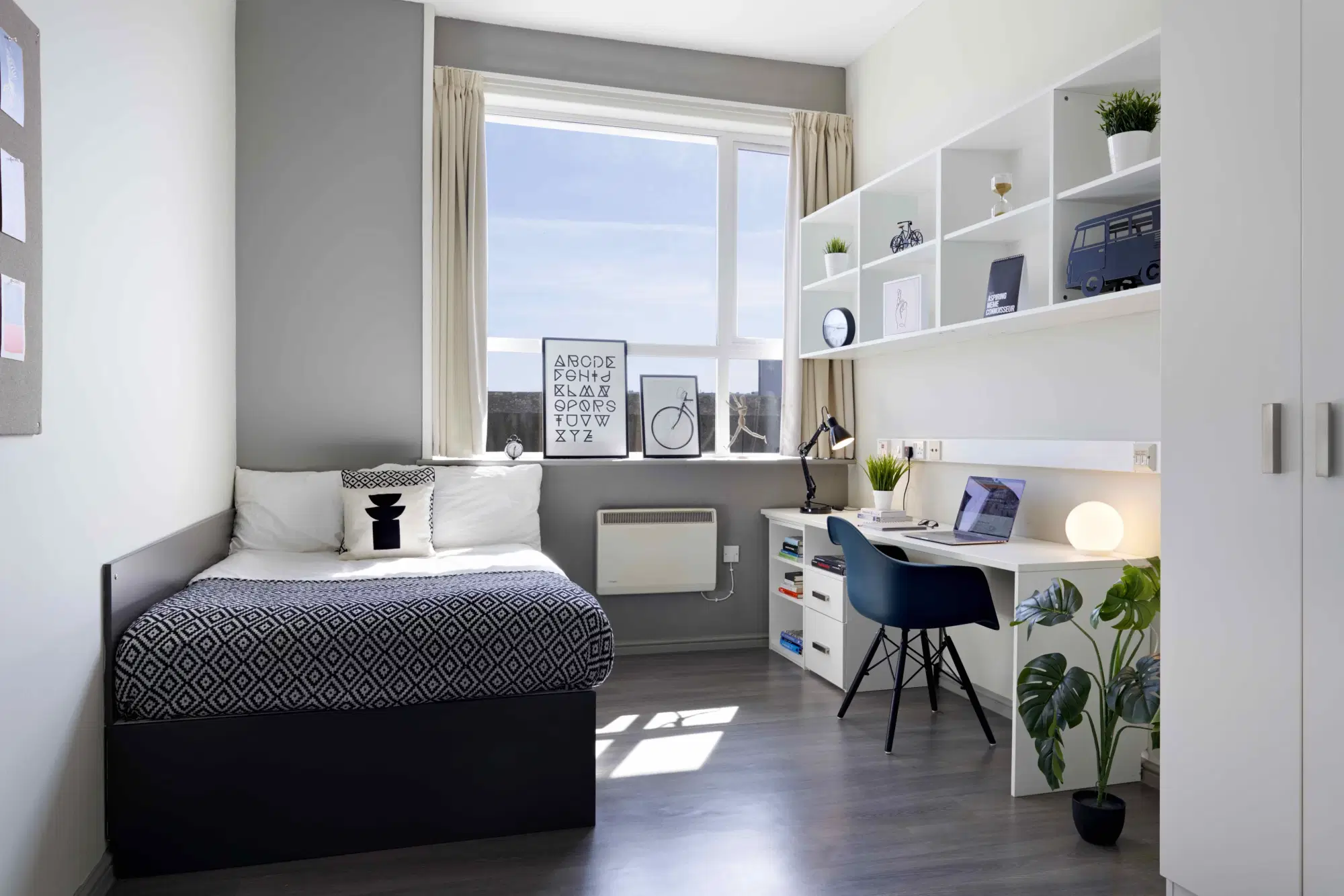 Central Point, Plymouth – Bronze Ensuite