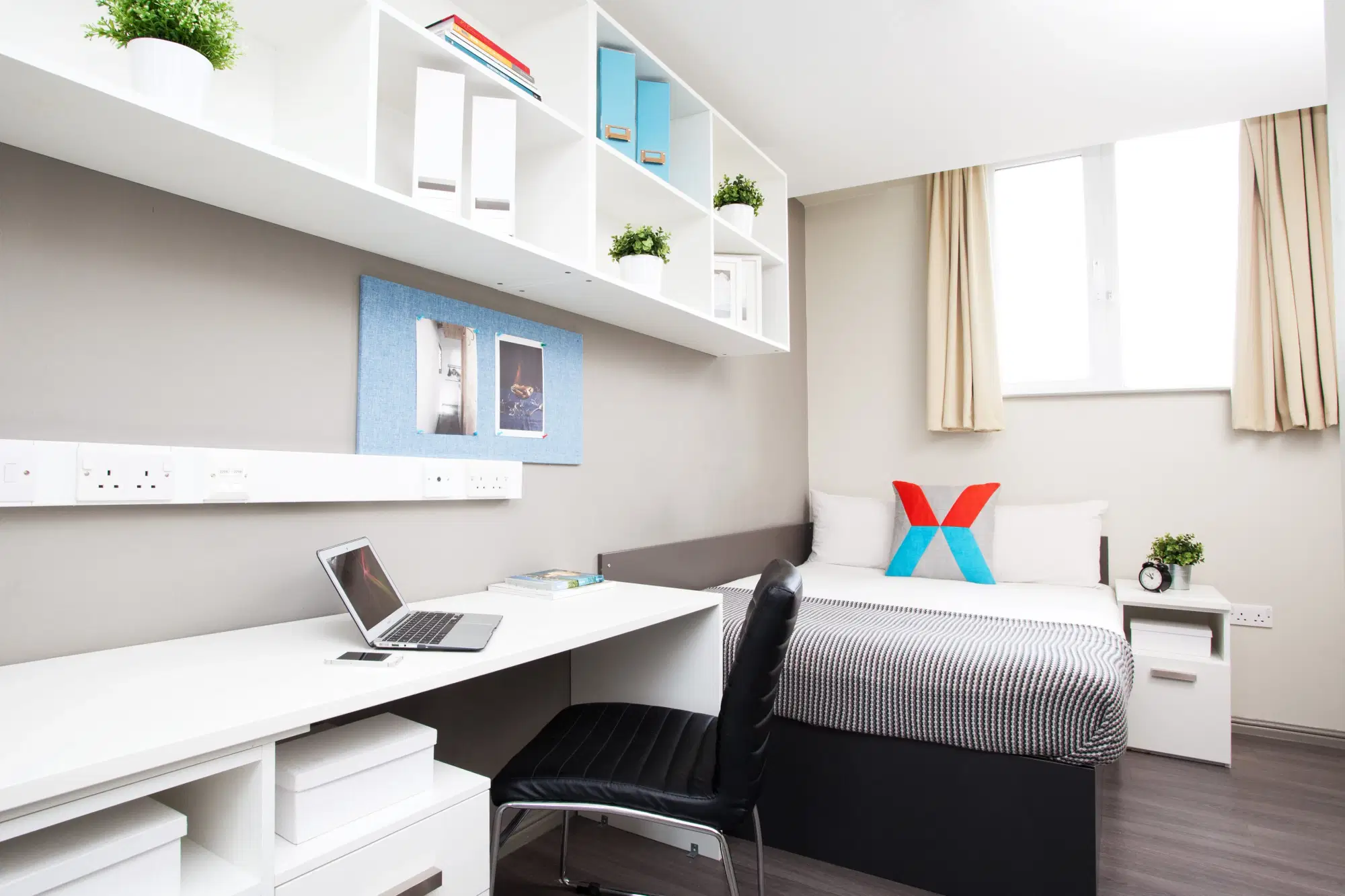 Central Point, Plymouth – Silver Studio