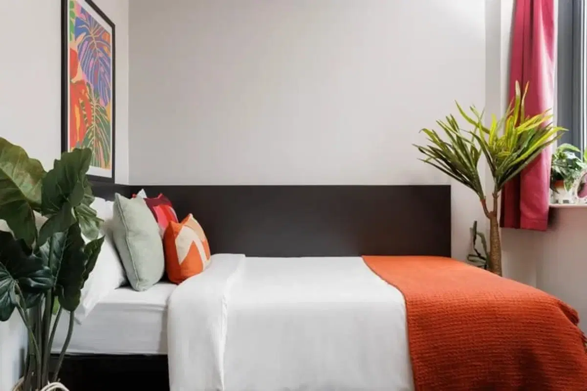 Clarence Dock Village, Leeds – 3 Bed Flat