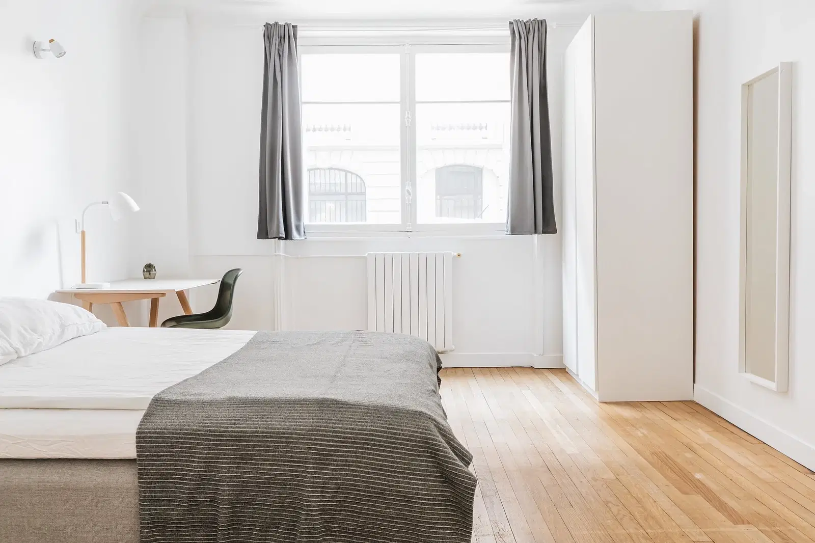 A-CLV 75007, Paris – Gustave Room 2