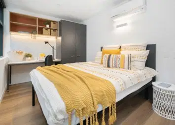 UniLodge Melbourne Flagstaff, Melbourne – Studio Deluxe Queen