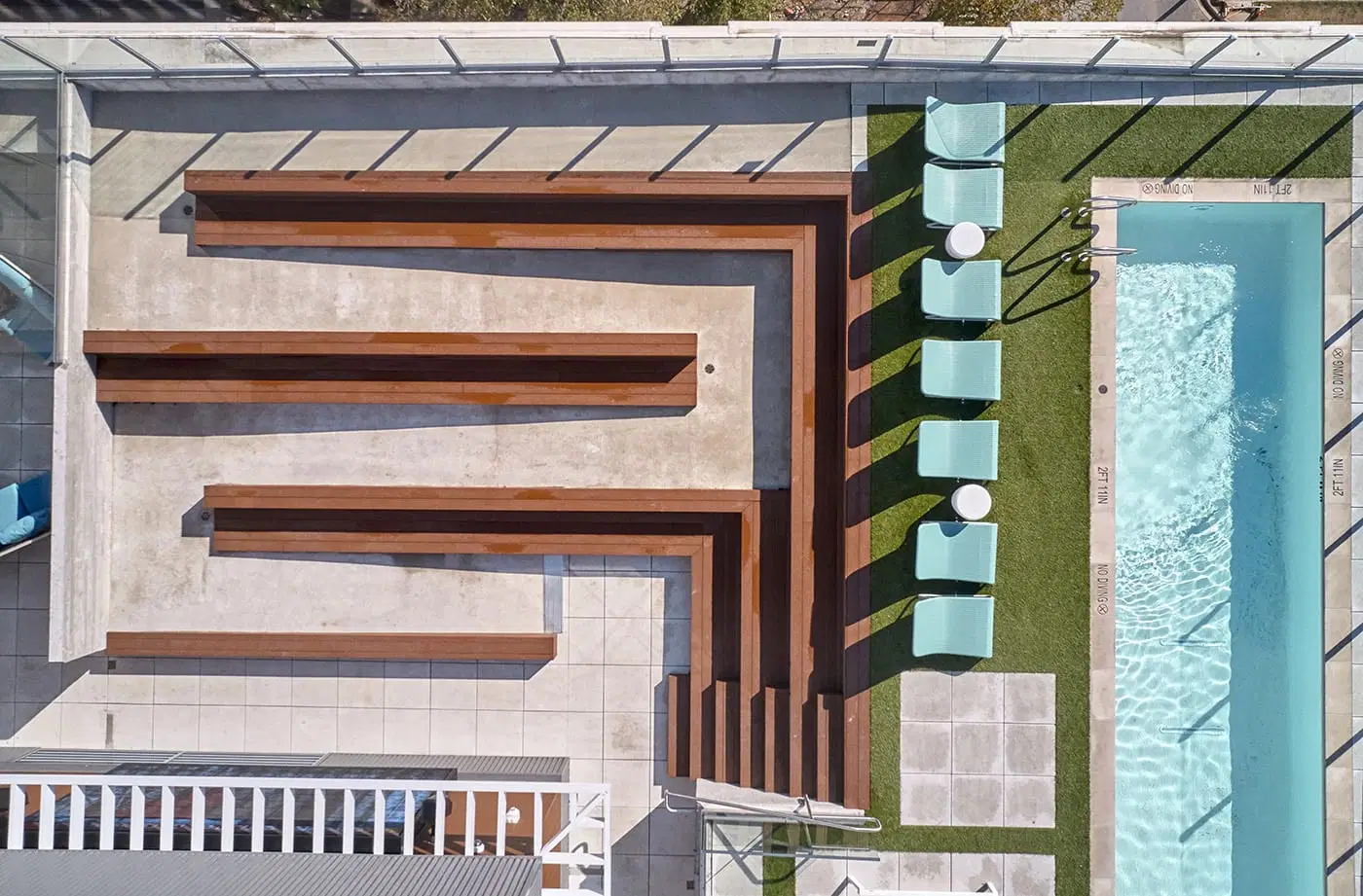 Lark Austin, Austin – Exterior