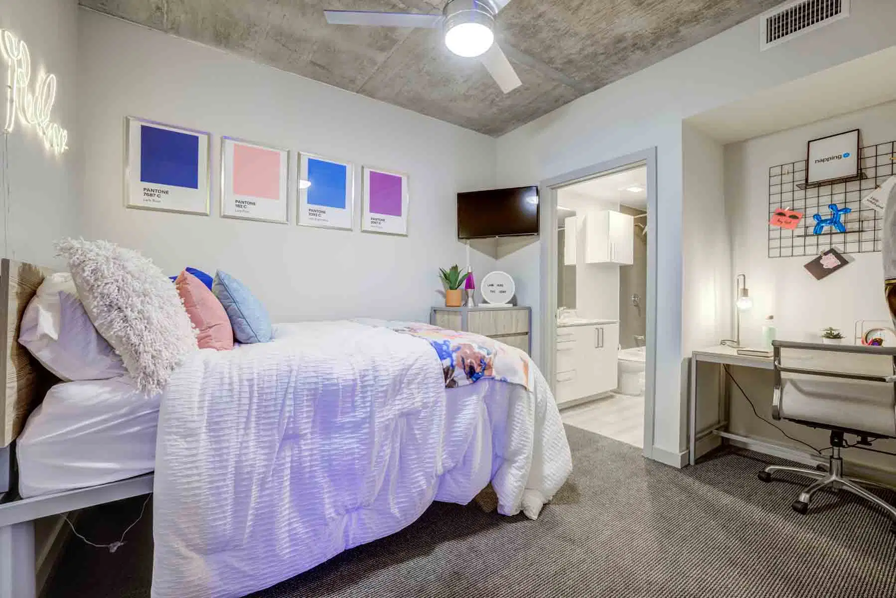 Lark Austin, Austin
