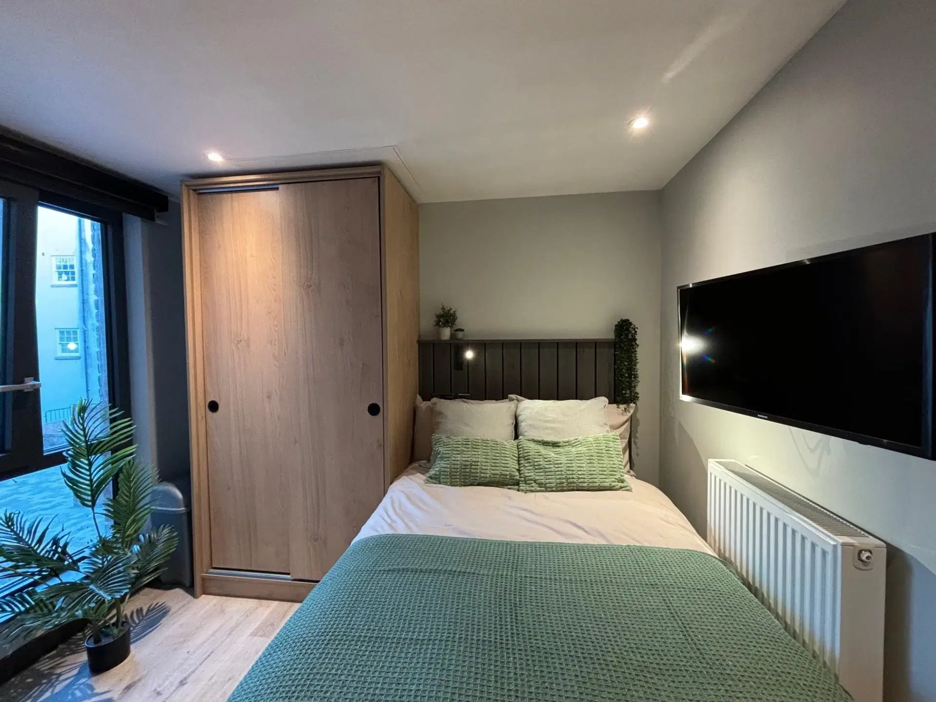 The Port On The Square, Bristol – Standard Studio