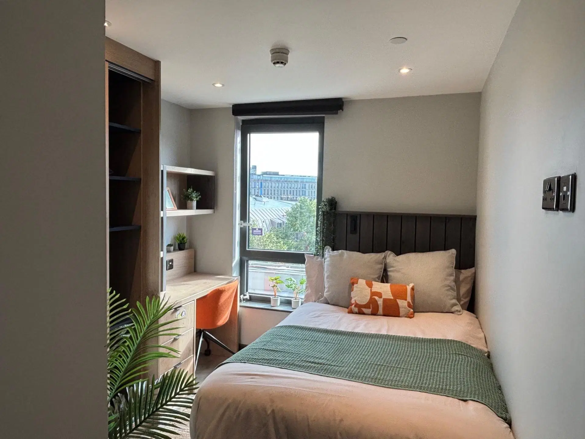 The Port On The Square, Bristol – Modern Standard Ensuite