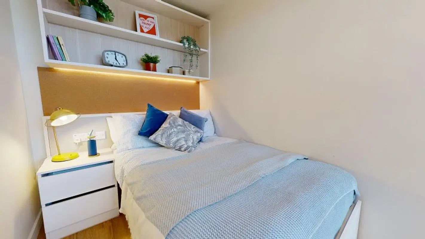 iQ Bristol, Bristol – Silver Studio Plus