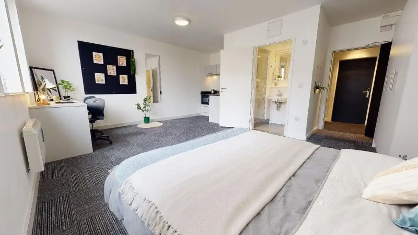 iQ Newland House, Nottingham – Platinum Studio Plus