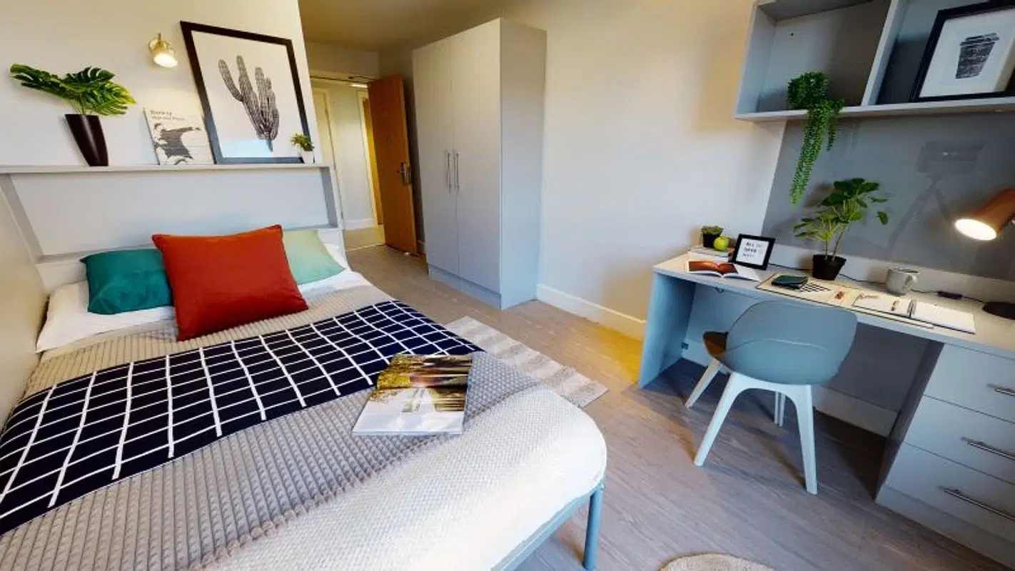 iQ Fountainbridge, Edinburgh – Silver En Suite