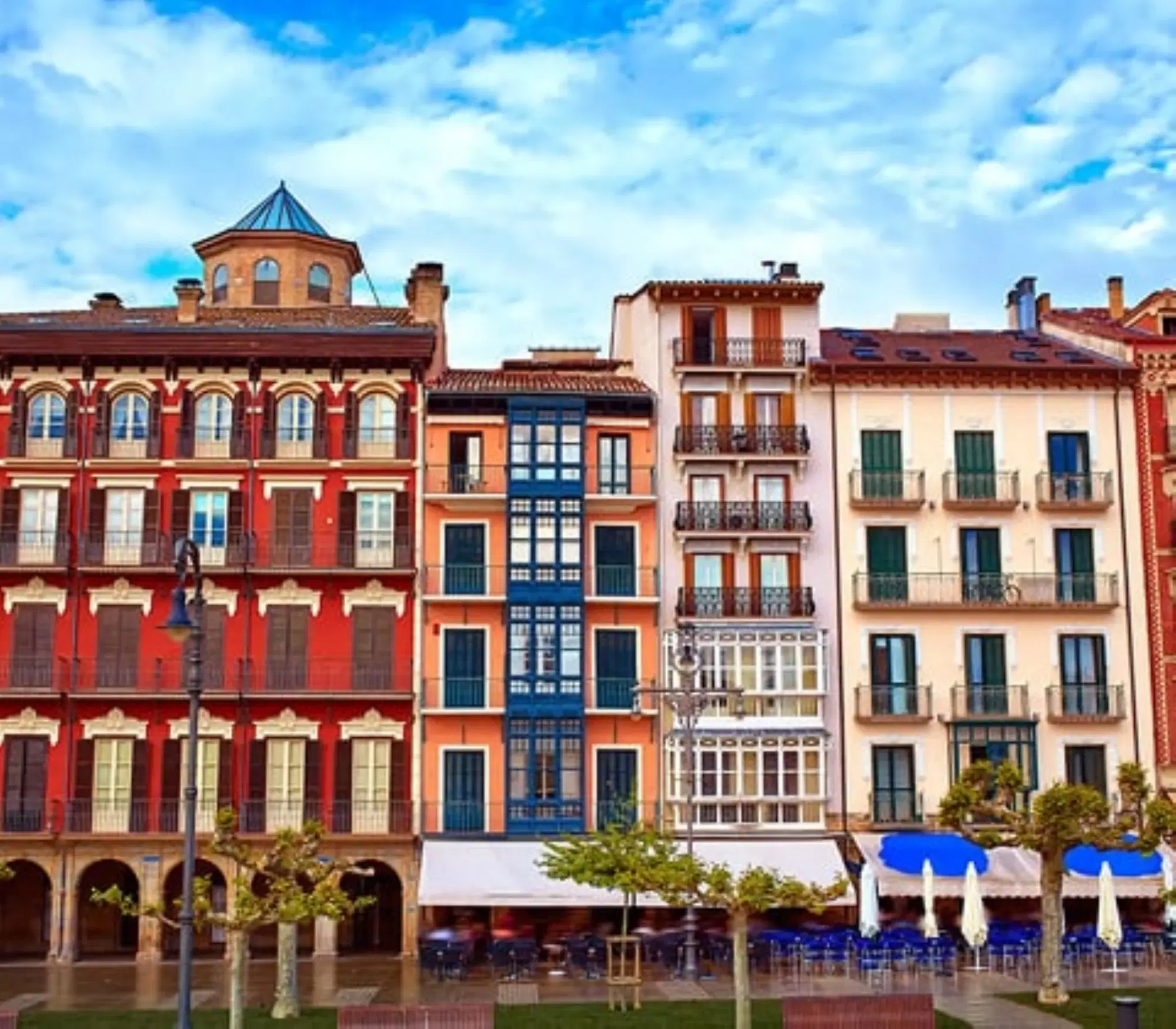 Pamplona Monjardin, Pamplona – Exterior