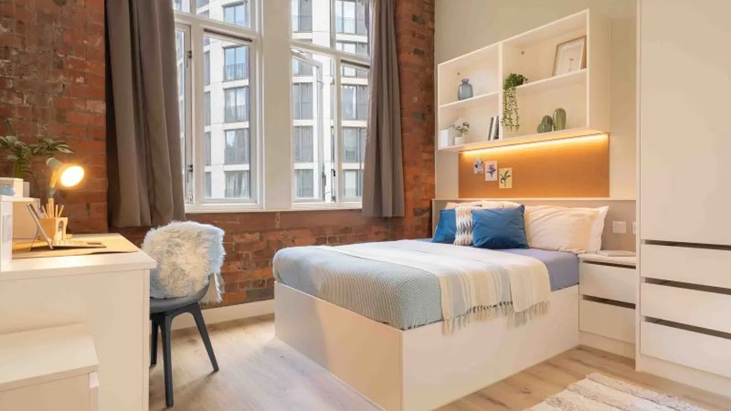 iQ Hollingworth House, Manchester