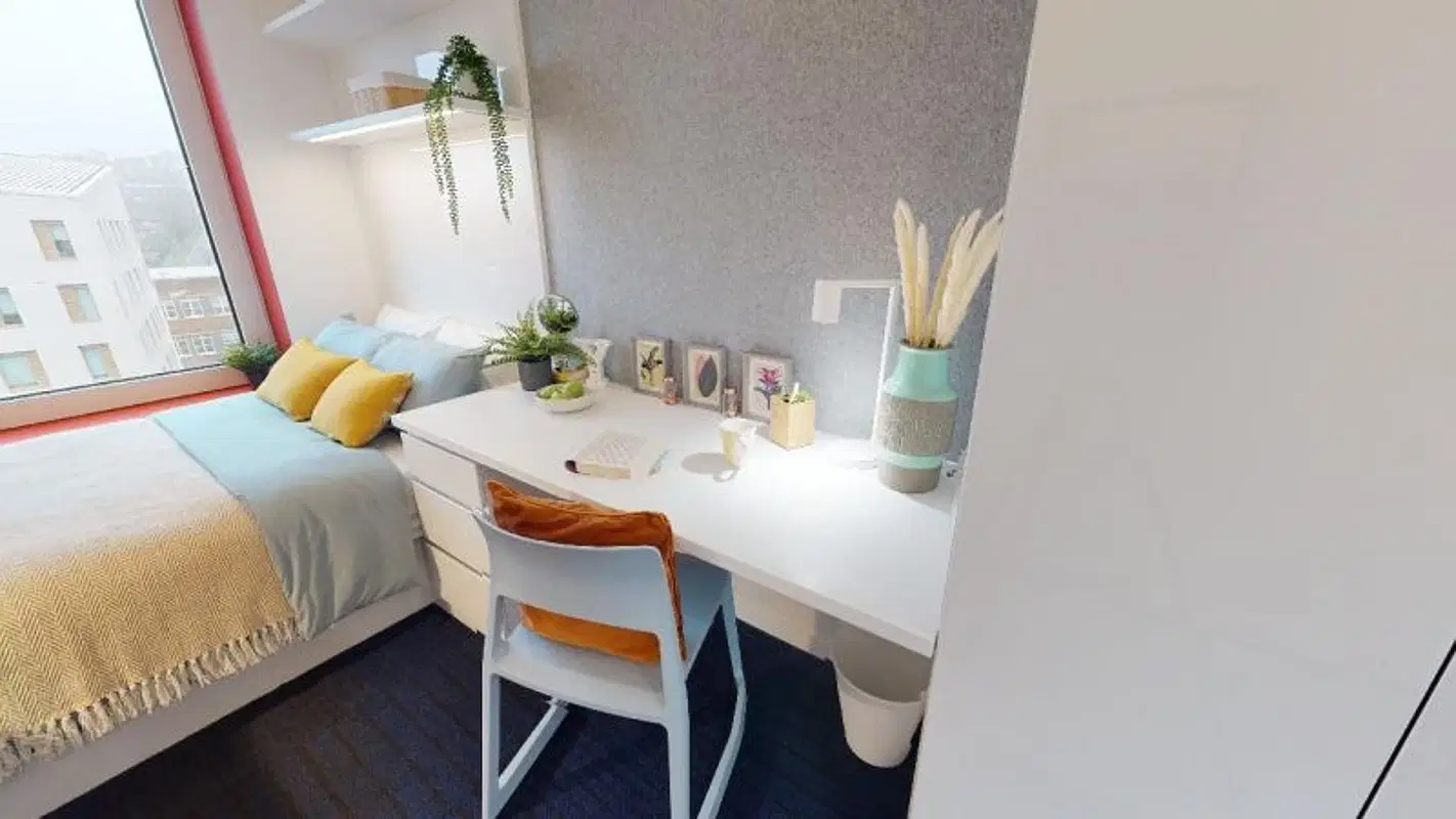 iQ Brighton, Brighton – Gold En Suite Plus