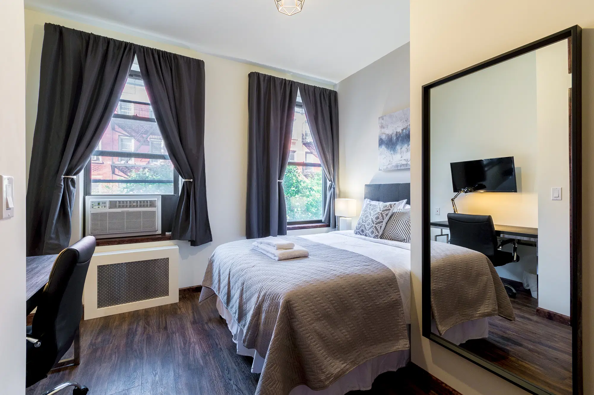 176 Bleecker Street, New York – Private Room