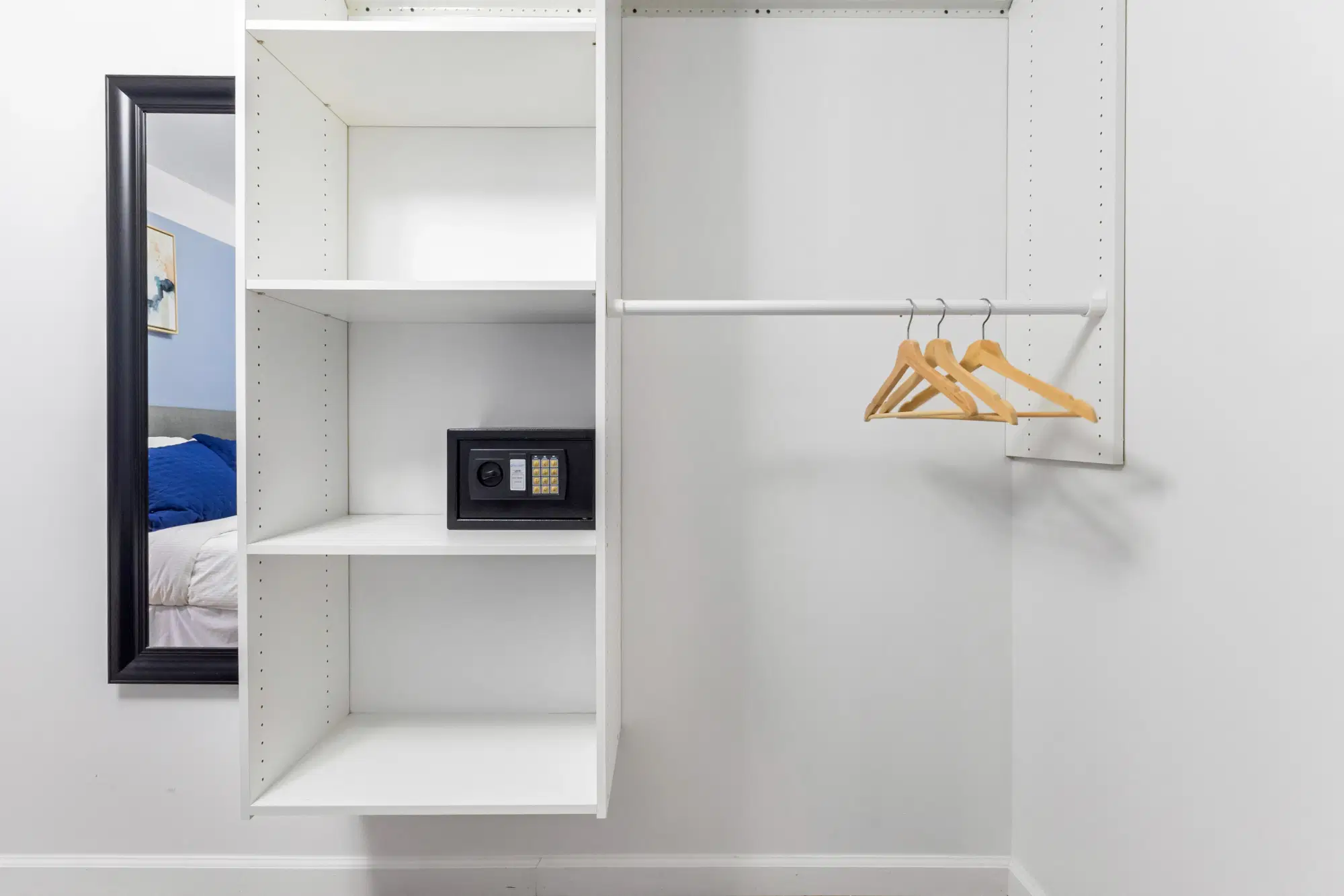 35 East 7th Street, New York – Room