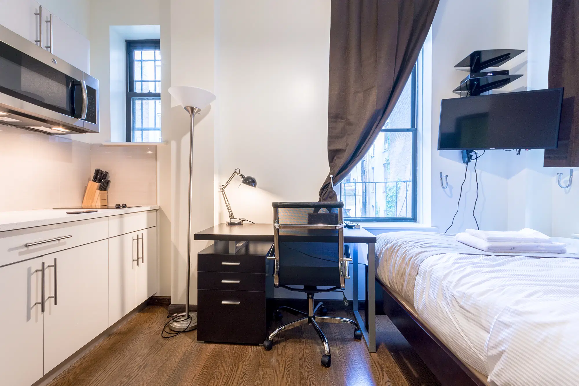 35 East 7th Street, New York – Studio Queen