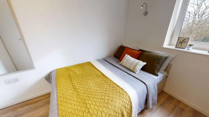 iQ The Pad, Egham – Bronze En Suite