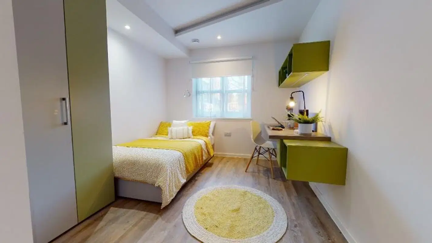 iQ The Podium, Egham – Bronze En Suite