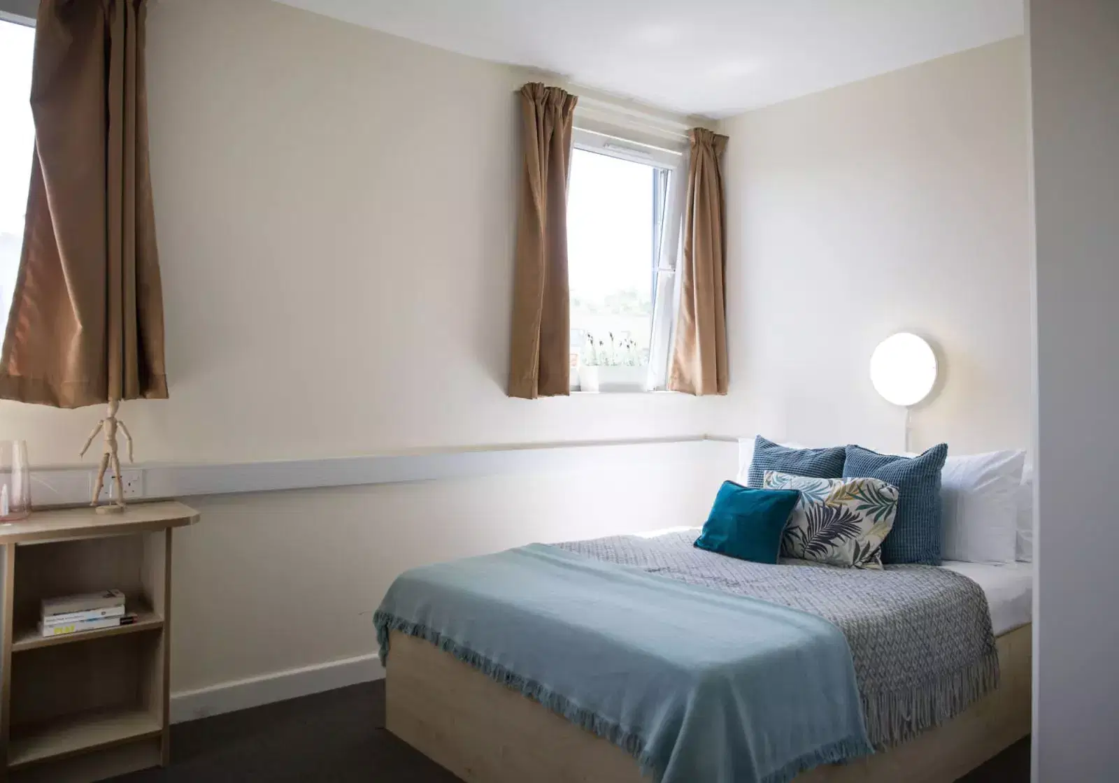 iQ Will Wyatt Court, London – Platinum En Suite Plus