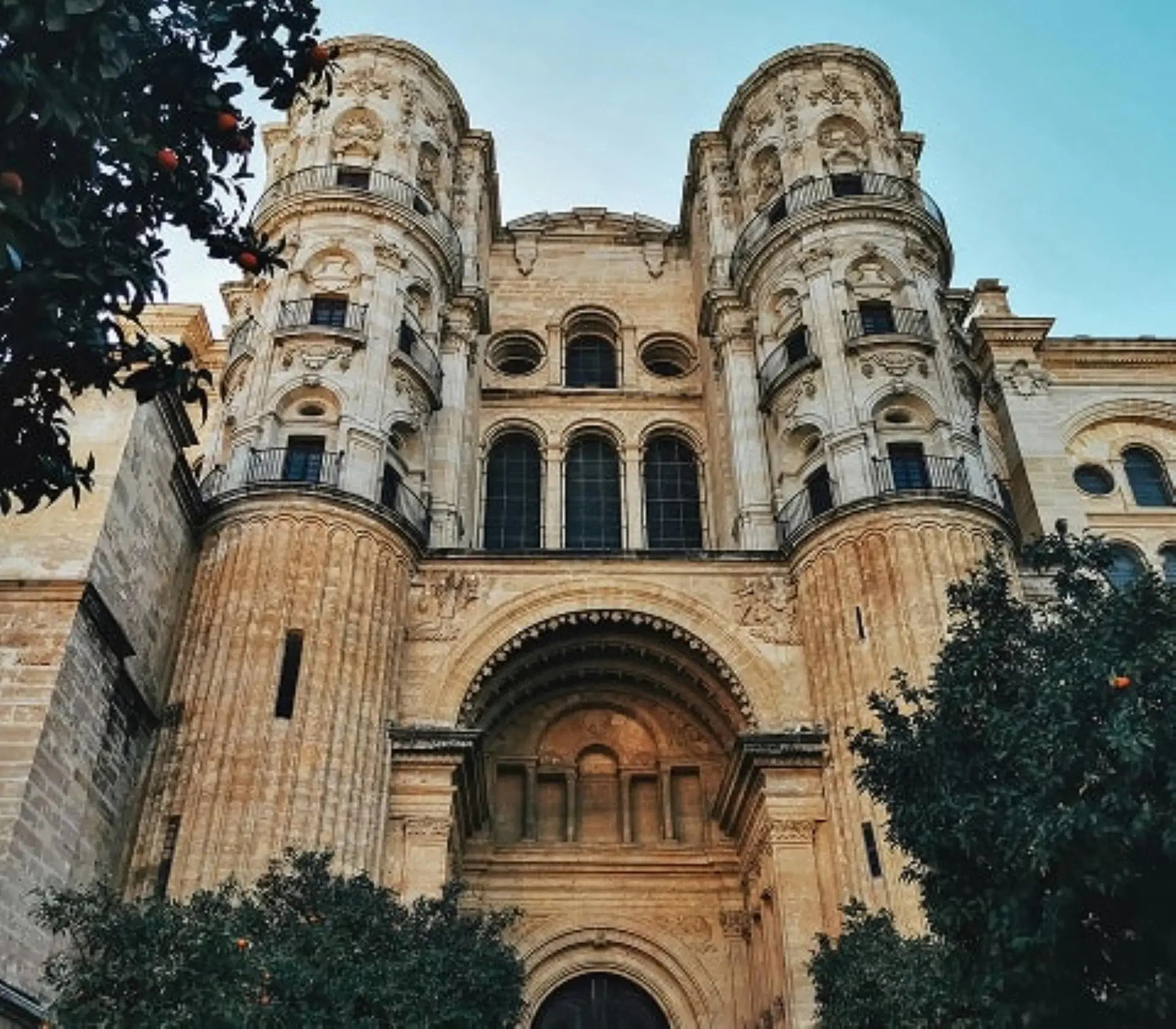 Málaga Parménides, Malaga – Exterior