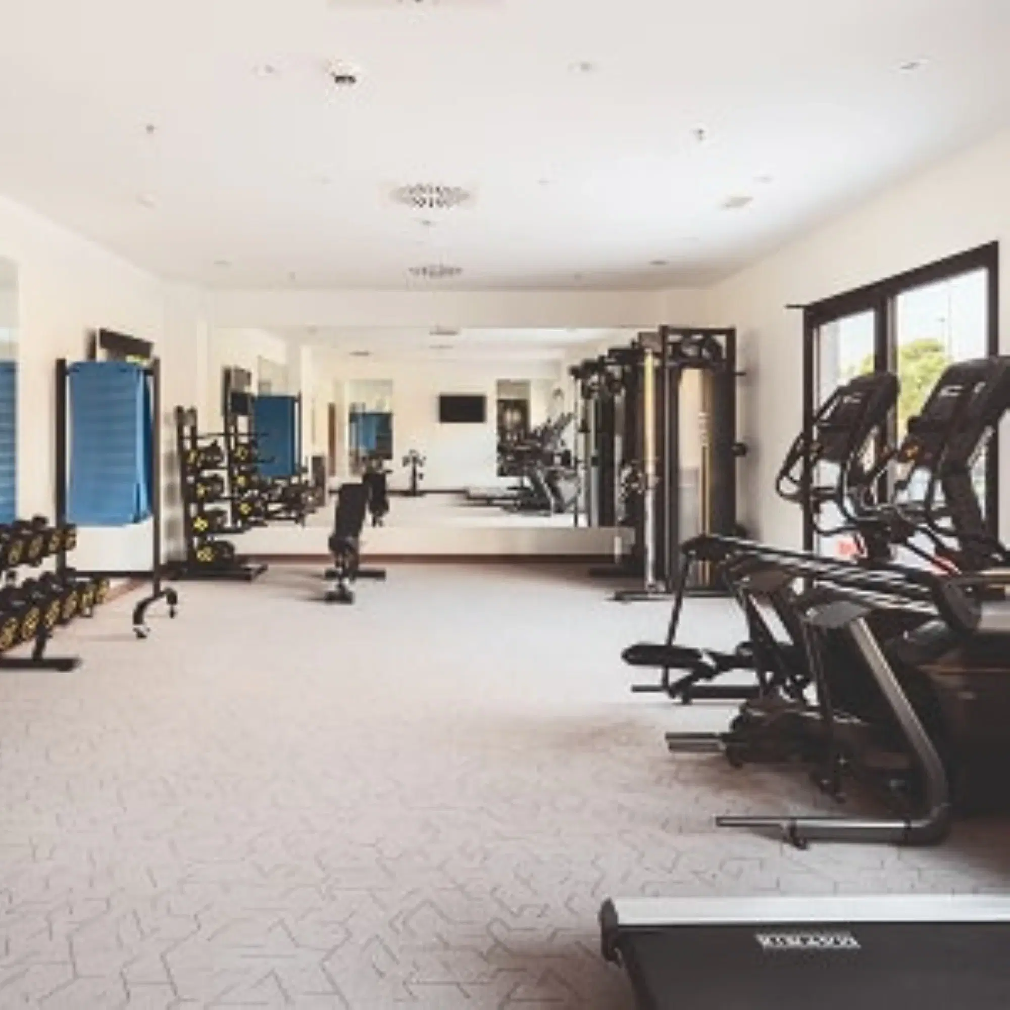Málaga Parménides, Malaga – Amenities