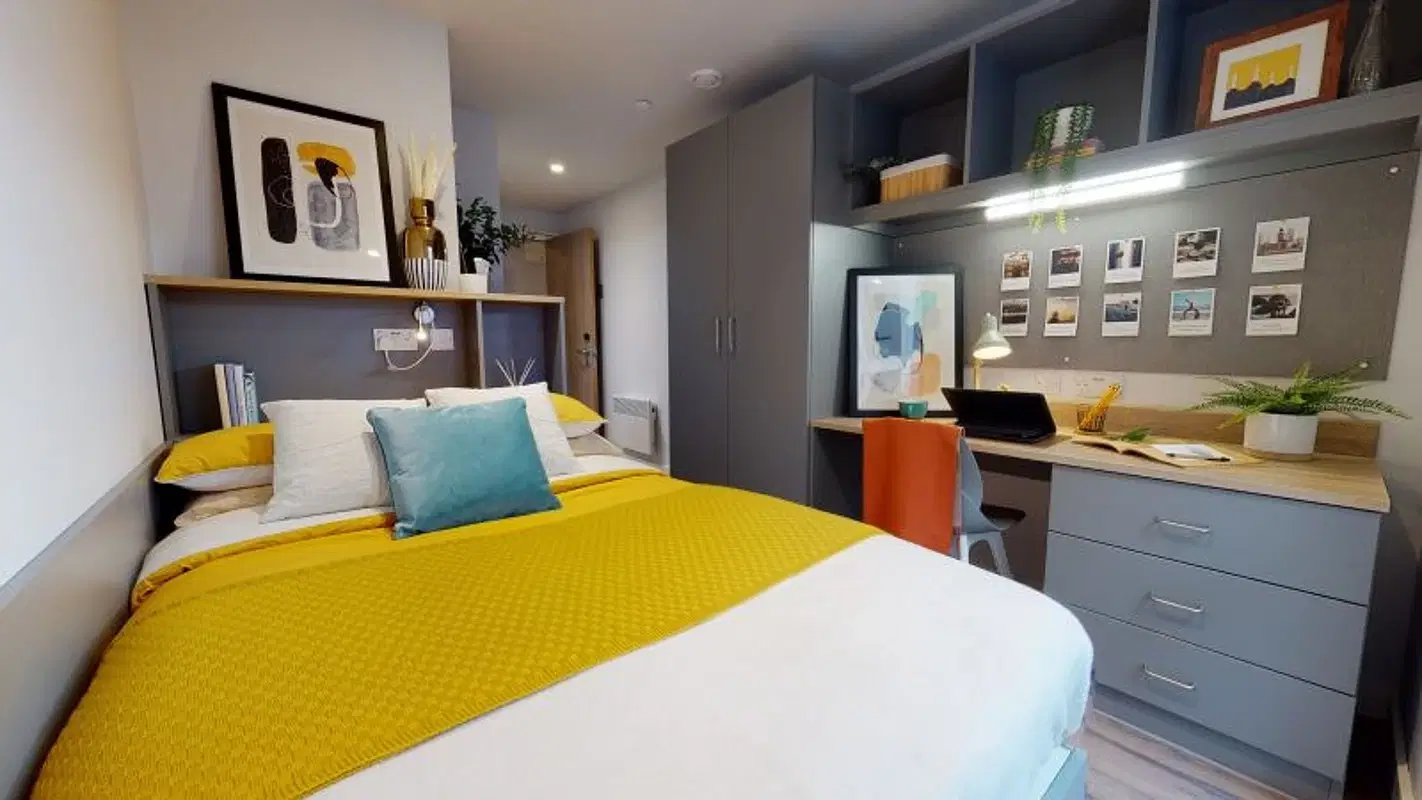 iQ Weaver Place, Coventry – Gold En Suite Plus