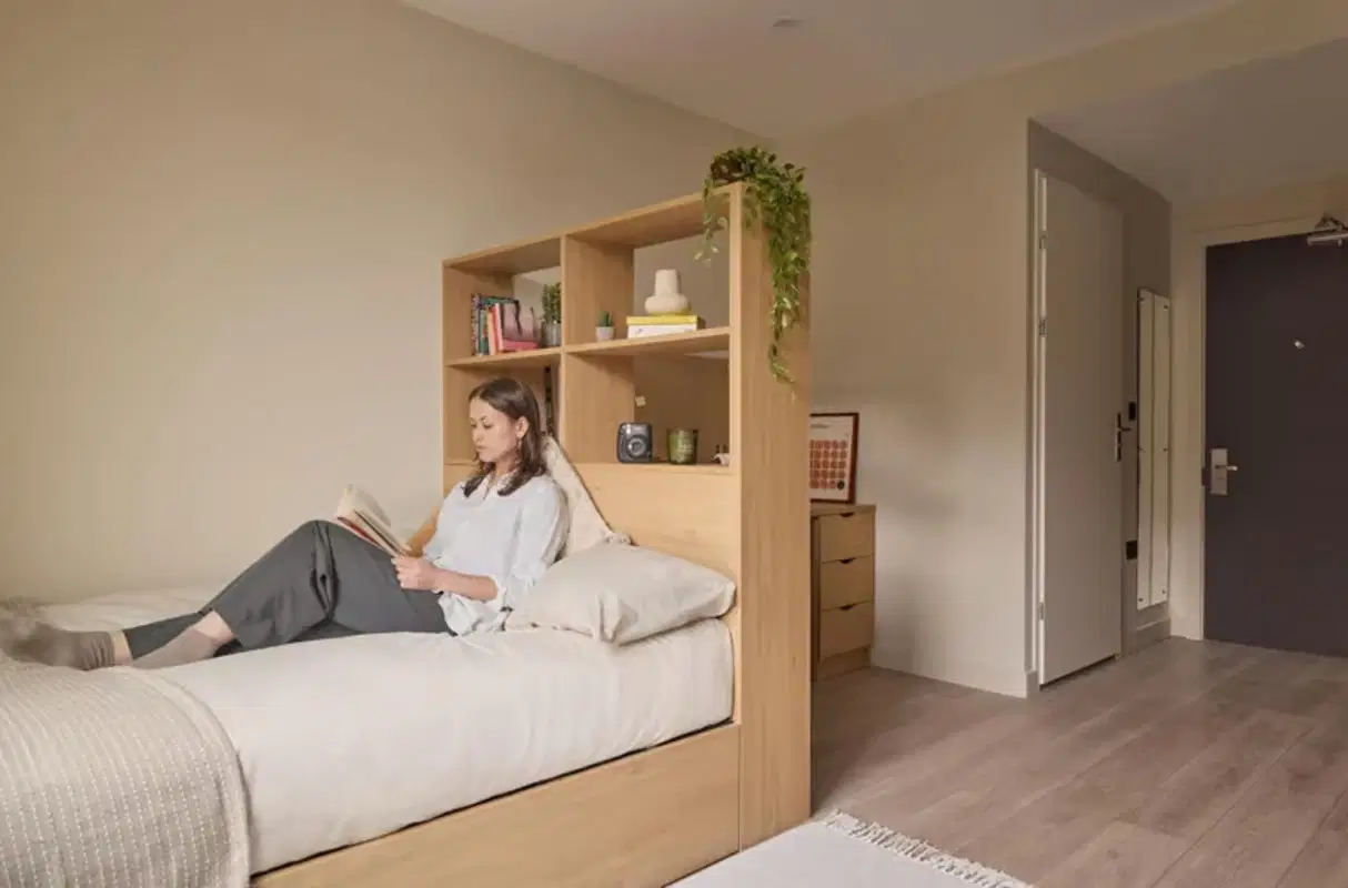 ARK Canning Town, London – Premium Plus Studio