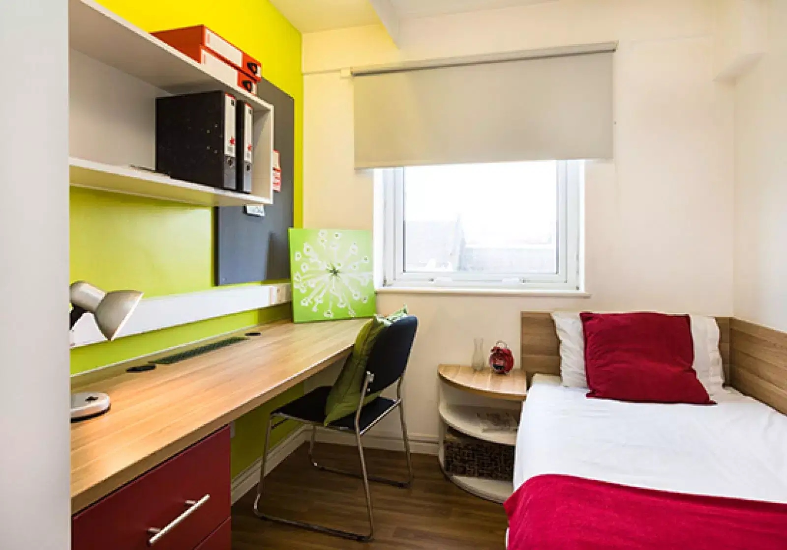 iQ The Arcade, London – Standard 6 Bed