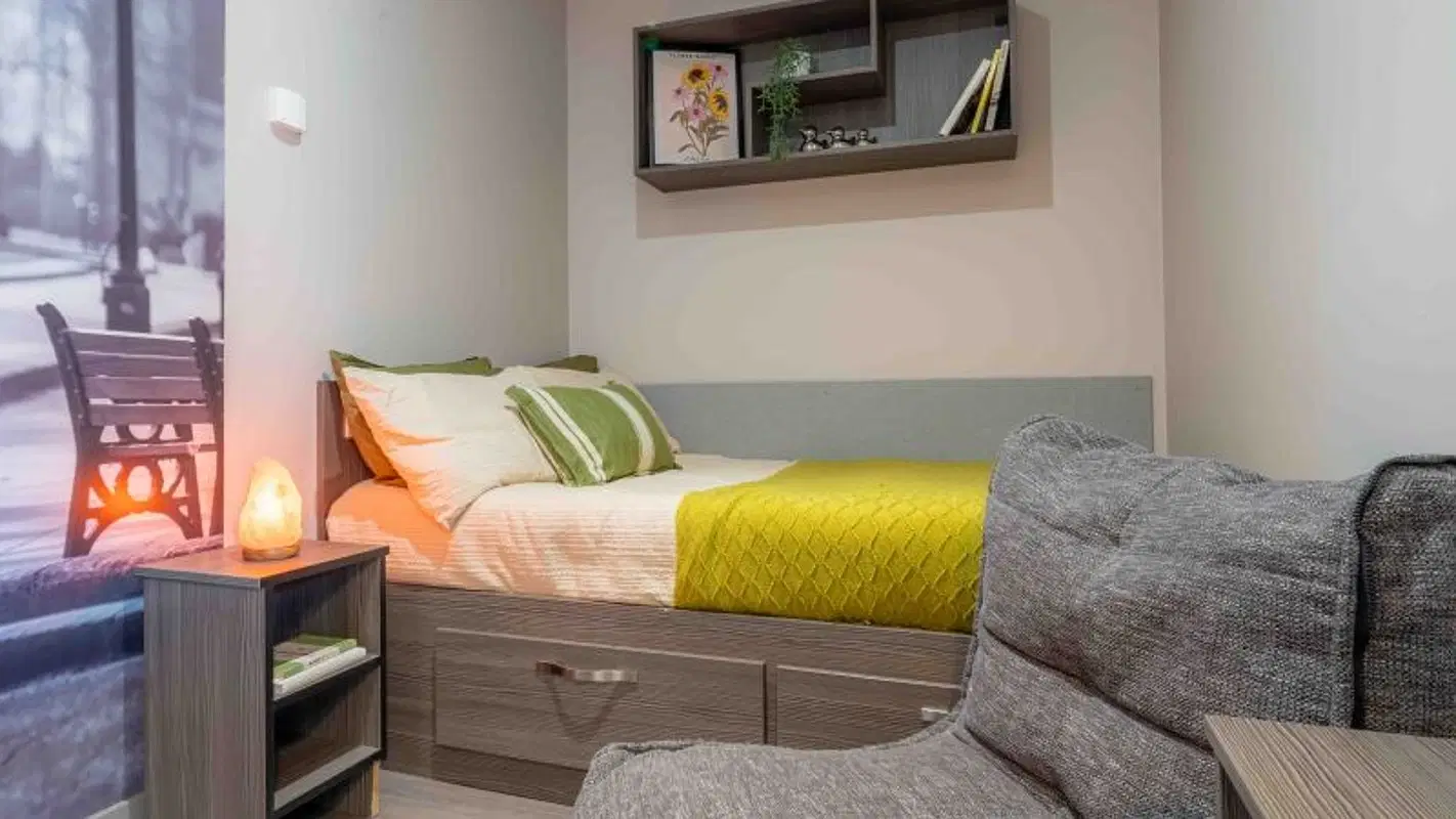 iQ Water Lane House, Bristol – Bronze Studio Plus