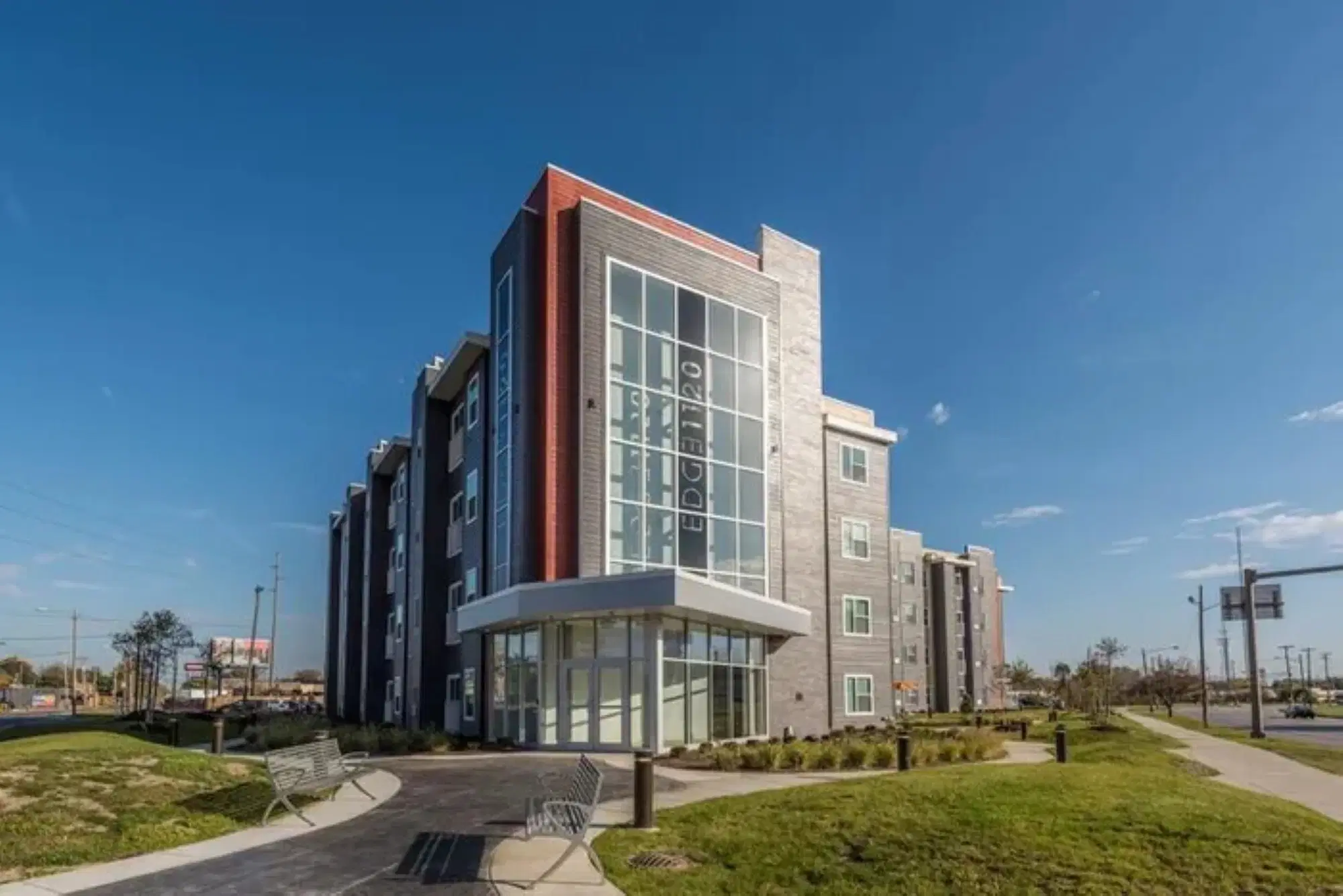 Edge 1120 Apartments, Toledo – Exterior